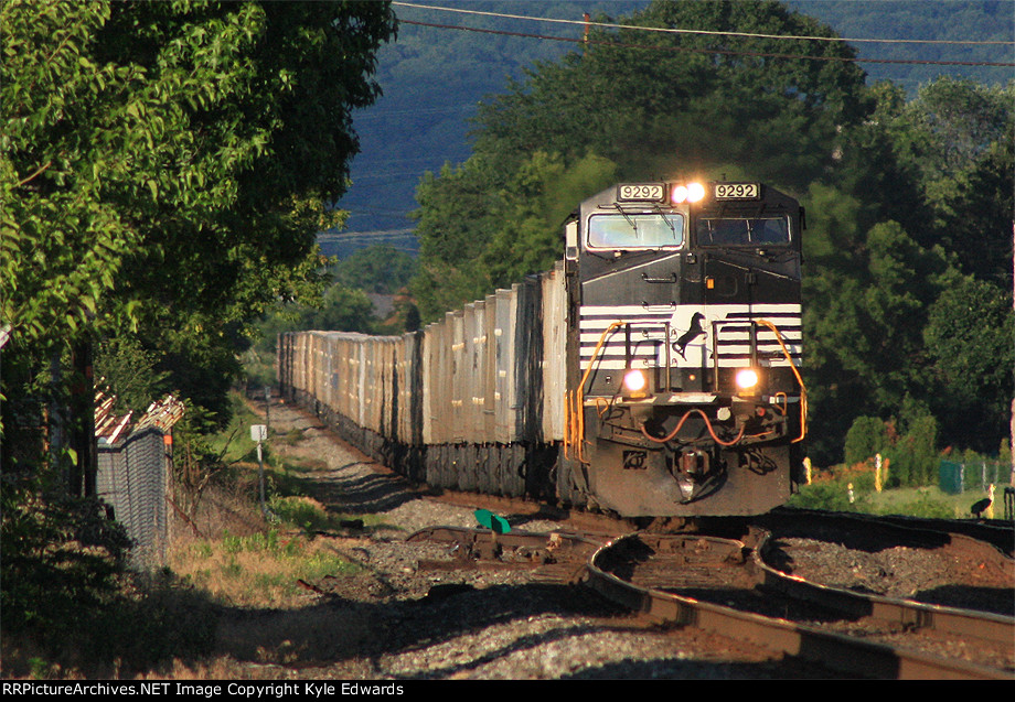 NS C40-9W #9292 on 261